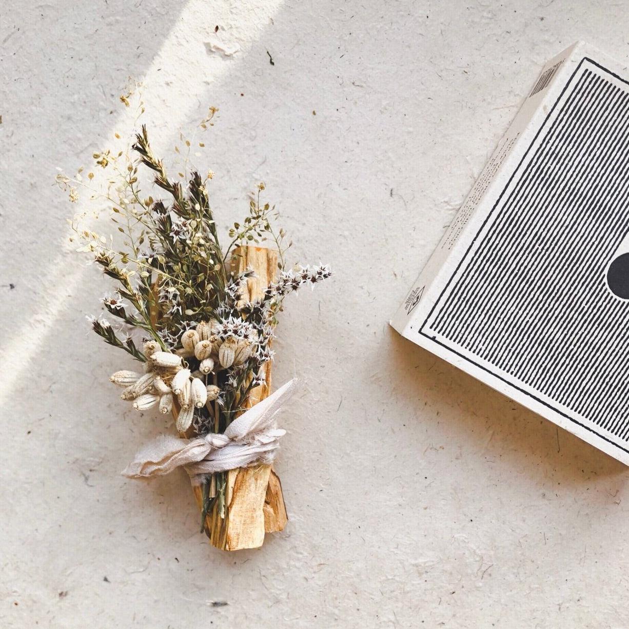 Palo Santo and Dried Flowers - THE SUS&TAIN STORE