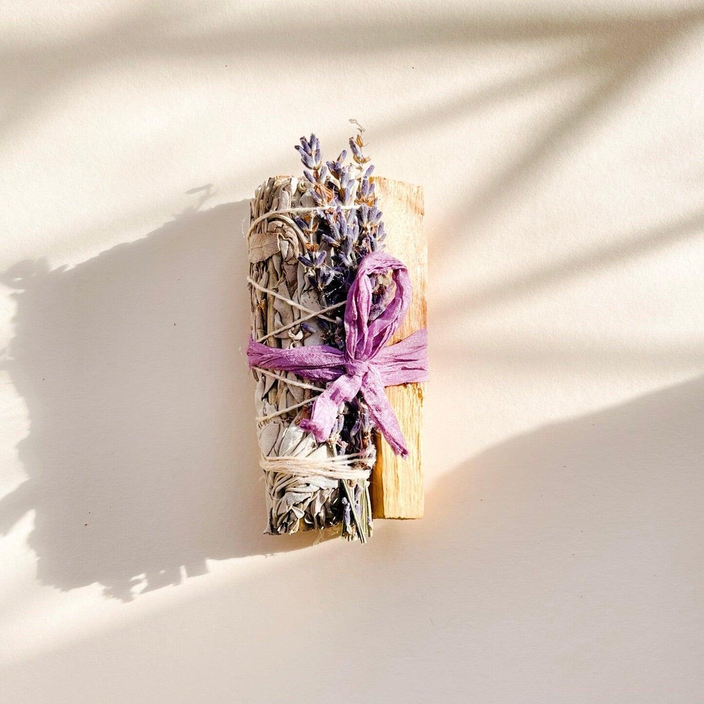 White Sage, Palo Santo and Dried Flowers - THE SUS&TAIN STORE