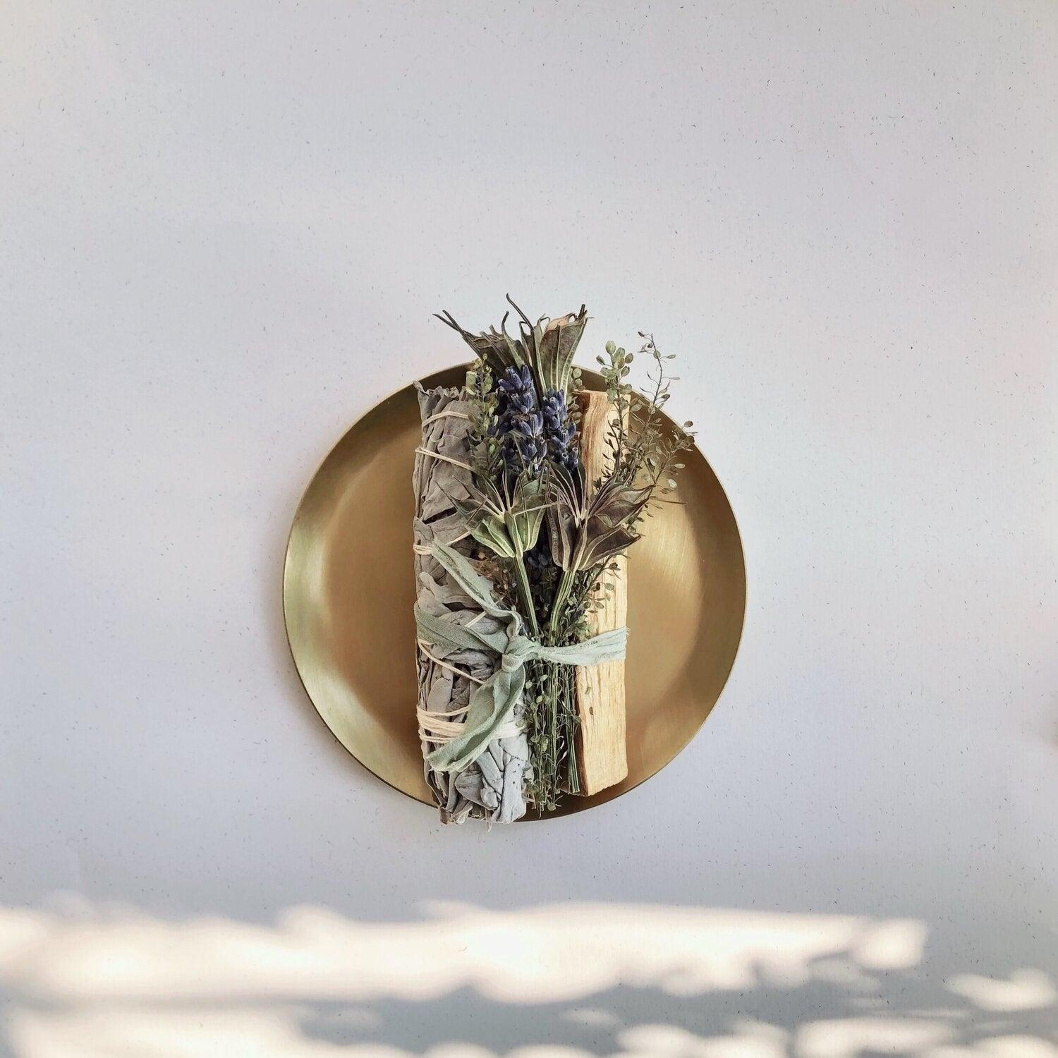 White Sage, Palo Santo and Dried Flowers - THE SUS&TAIN STORE