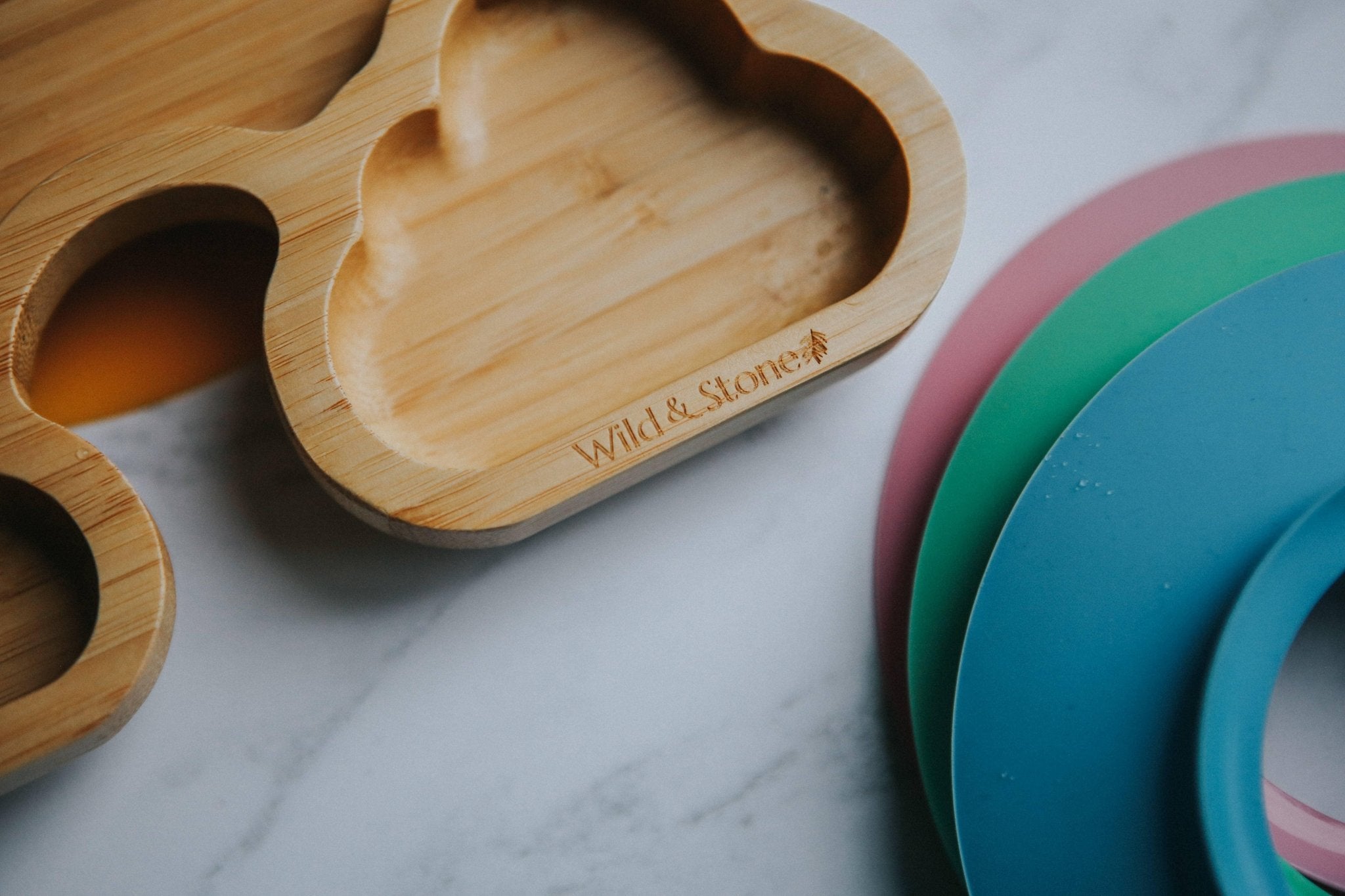 Baby Bamboo Weaning Suction Section Plate - Over The Rainbow - THE SUS&TAIN STORE